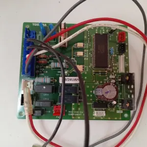 Placa Electrónica de Aire Acondicionado TOSHIBA TOSHIBA MCC-890-04/210504