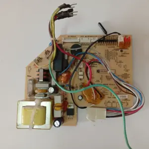 Placa Electrónica Aire Acondicionado PCB DCR (DELTA) INDOOR REV0.3 P/N:250A339-03